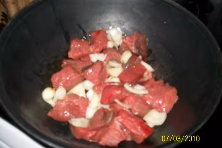 Saute de boeuf au p de terre en sauce
