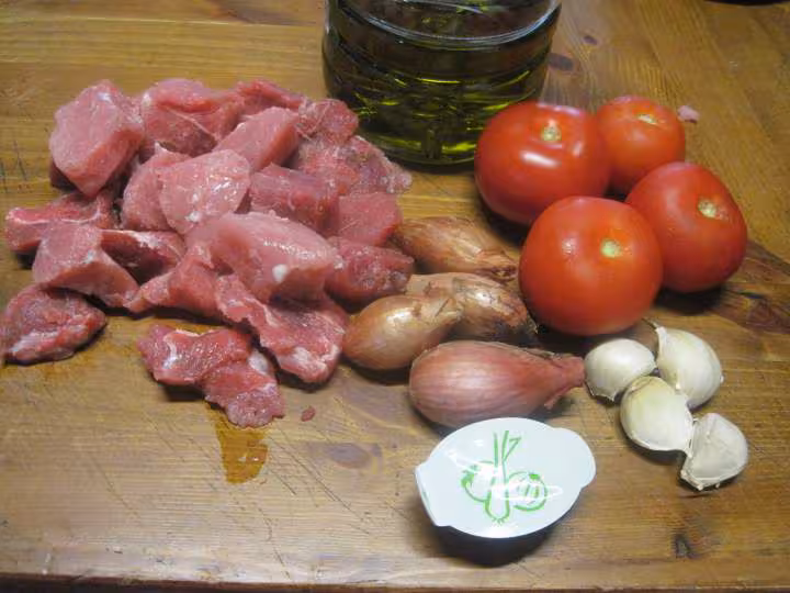 Saute de porc a la sauce tomate