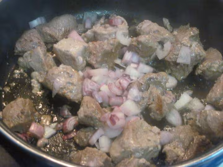 Saute de porc a la sauce tomate