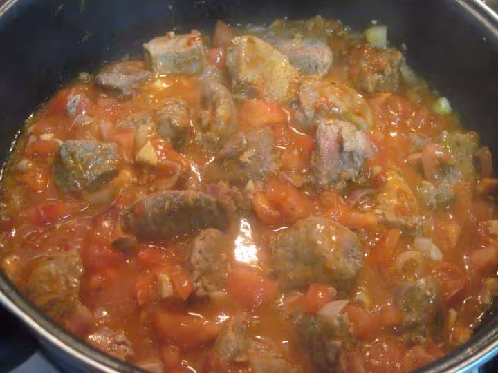 Saute de porc a la sauce tomate