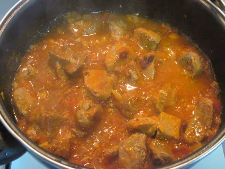 Saute de porc a la sauce tomate
