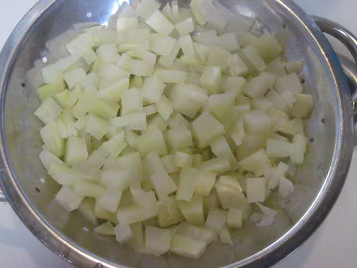 Saute de porc au chou rave en sauce