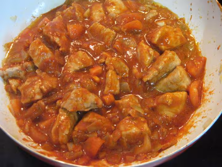 Saute de porc au chou rave en sauce