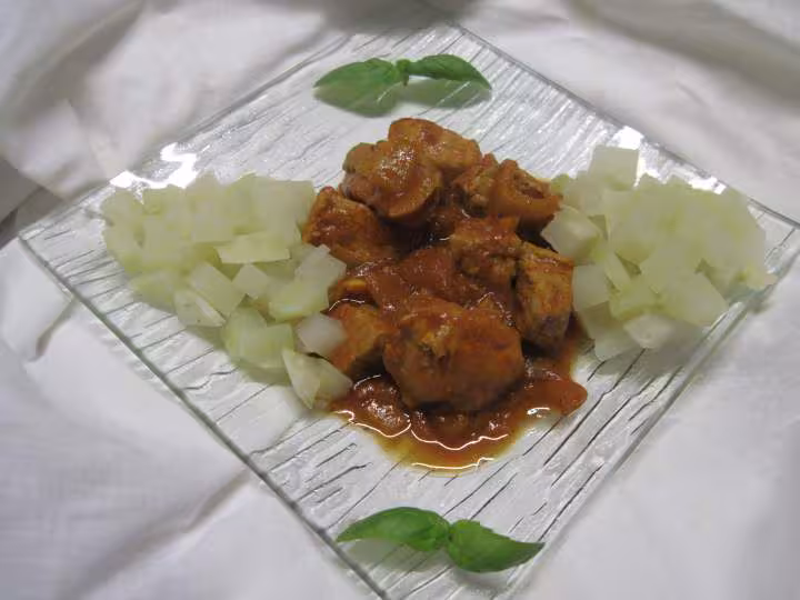 Saute de porc au chou rave en sauce