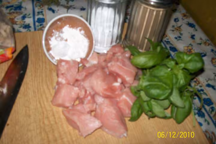 Saute de porc au lait de coco basilic