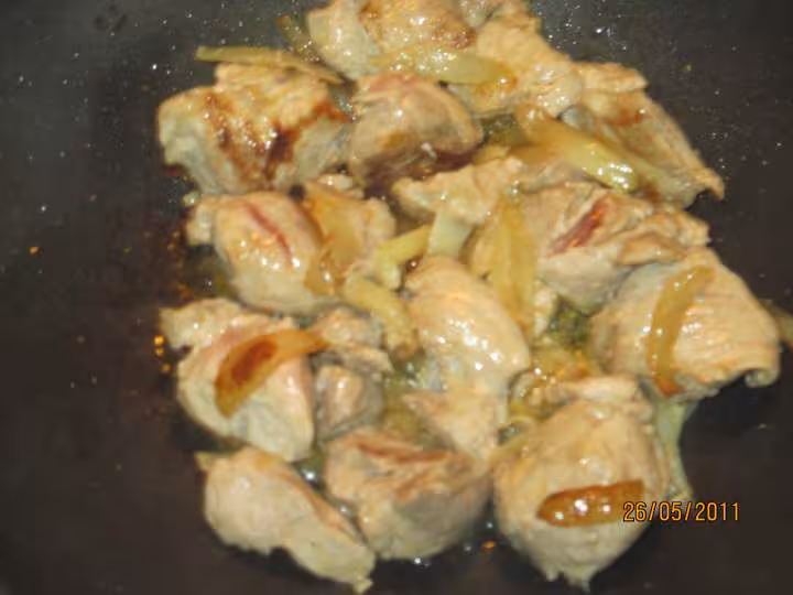 Saute de porc aux carottes meli melo en sauce