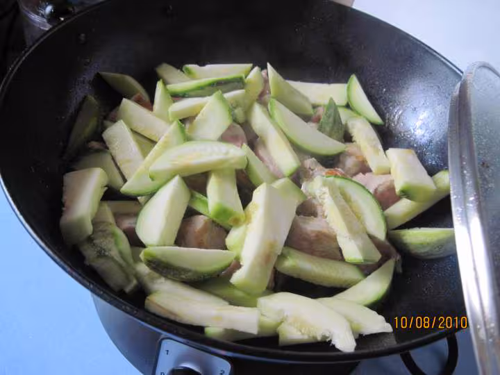 Saute de porc aux courgettes riz a la creme wok