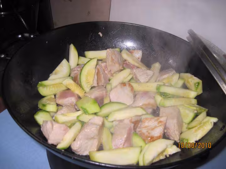 Saute de porc aux courgettes riz a la creme wok