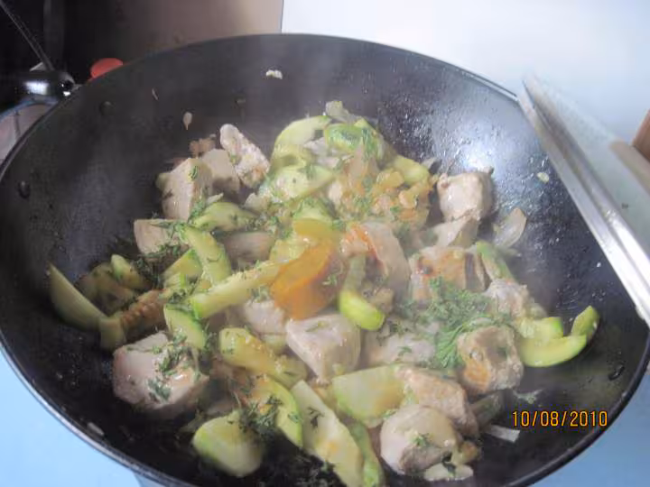 Saute de porc aux courgettes riz a la creme wok