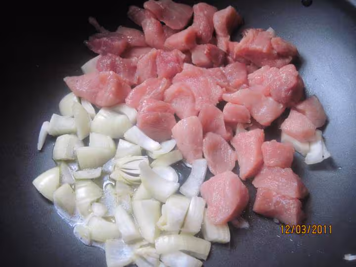 Saute de porc aux des de legumes tikka massala