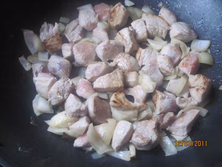 Saute de porc aux des de legumes tikka massala