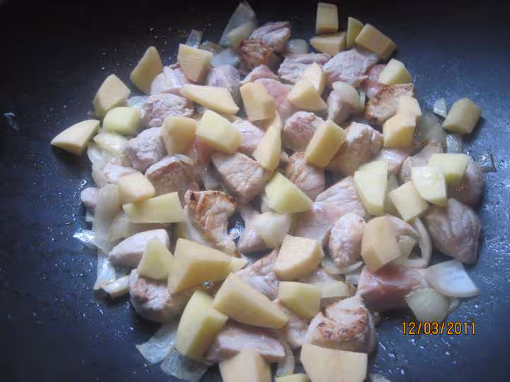 Saute de porc aux des de legumes tikka massala