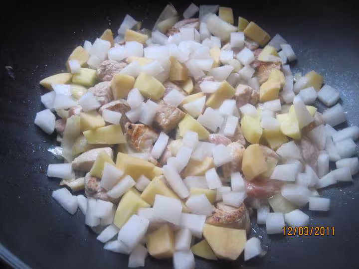 Saute de porc aux des de legumes tikka massala