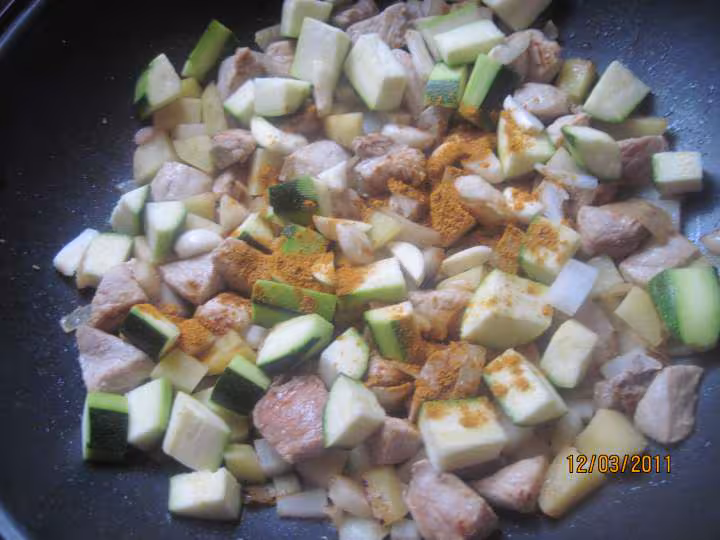 Saute de porc aux des de legumes tikka massala