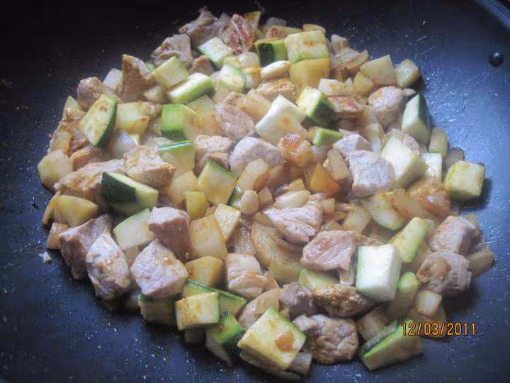 Saute de porc aux des de legumes tikka massala