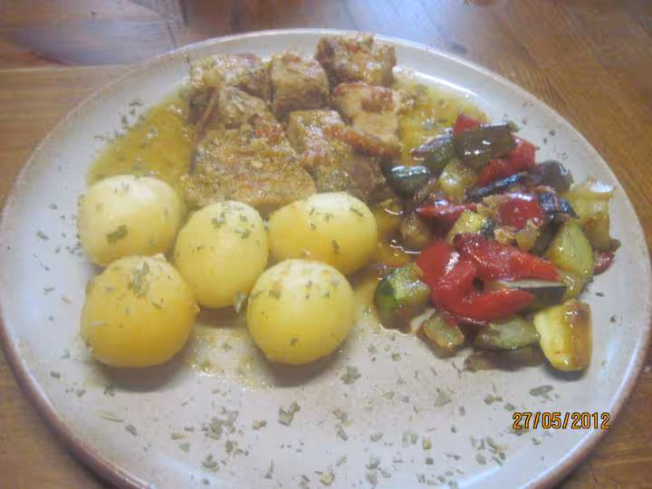 Saute de roti de porc aux legumes et cumin