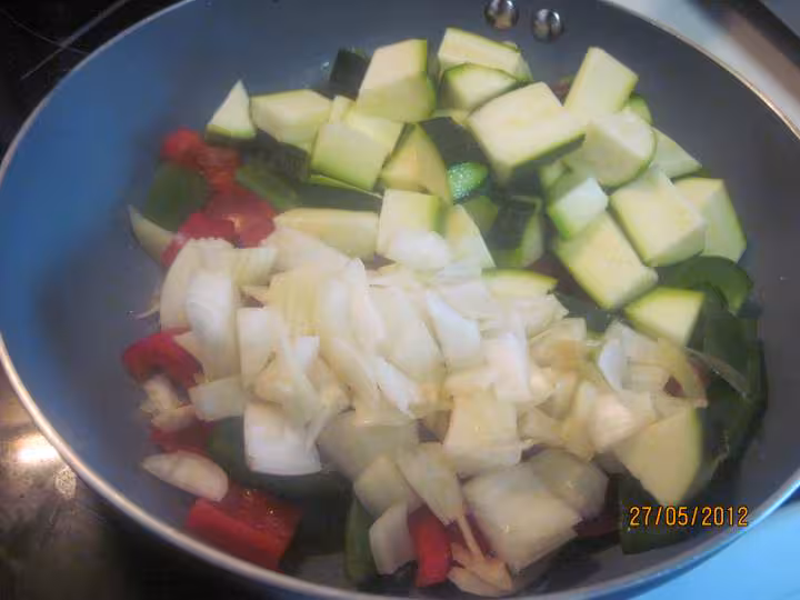 Saute de roti de porc aux legumes et cumin