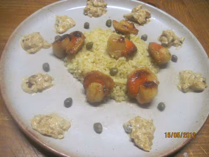 Saute de st jacques et boulgour creme aux capres