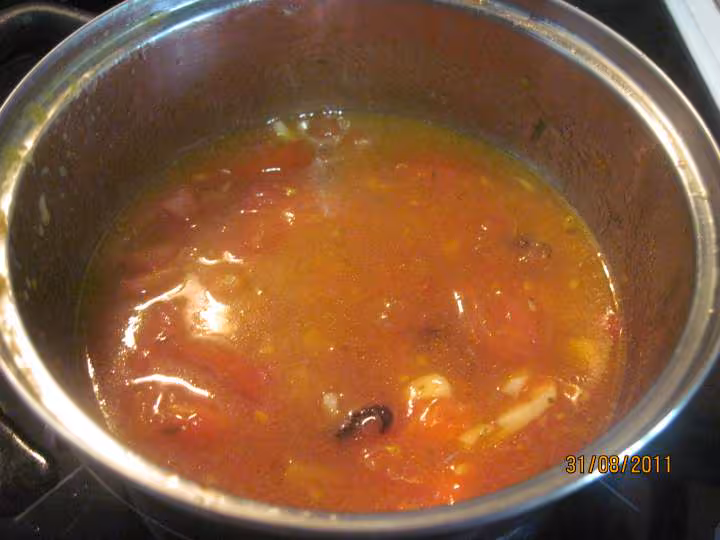 Saute de veau aux feves a la sauce tomate