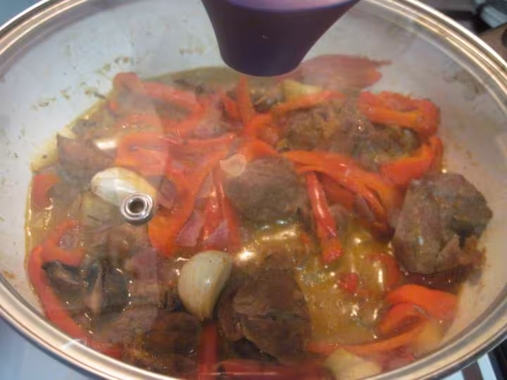 Saute de veau aux poivrons rouge