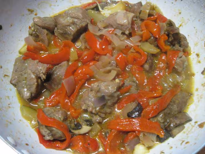 Saute de veau aux poivrons rouge