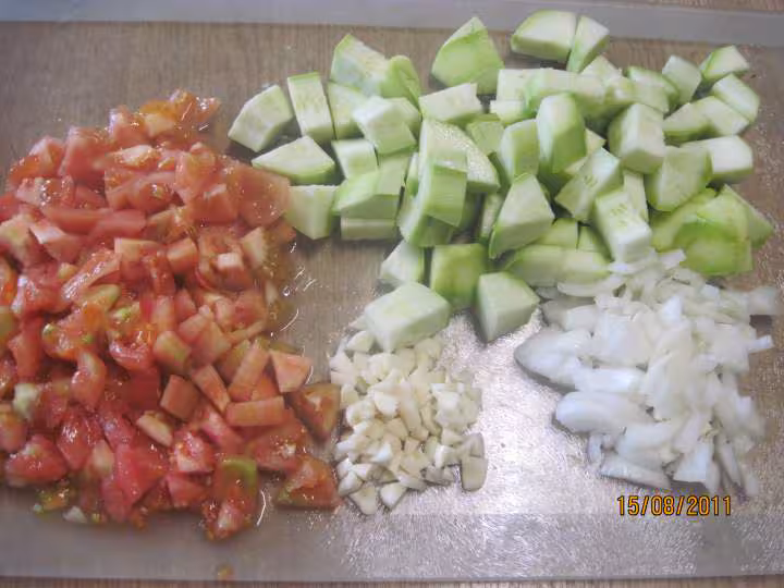 Sautees de courgettes blanches aux saucisses