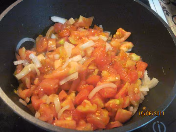 Sautees de courgettes blanches aux saucisses