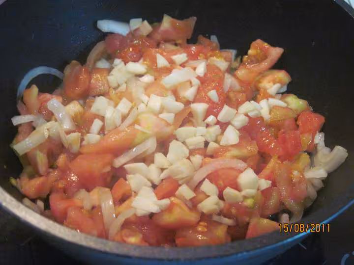 Sautees de courgettes blanches aux saucisses
