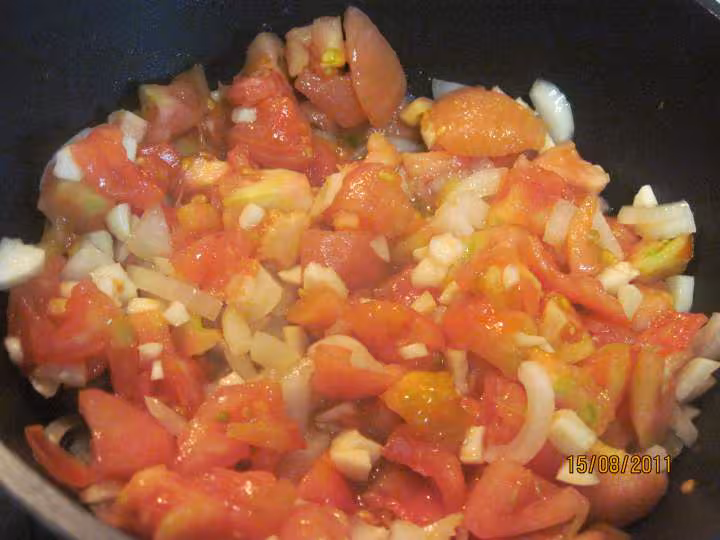 Sautees de courgettes blanches aux saucisses