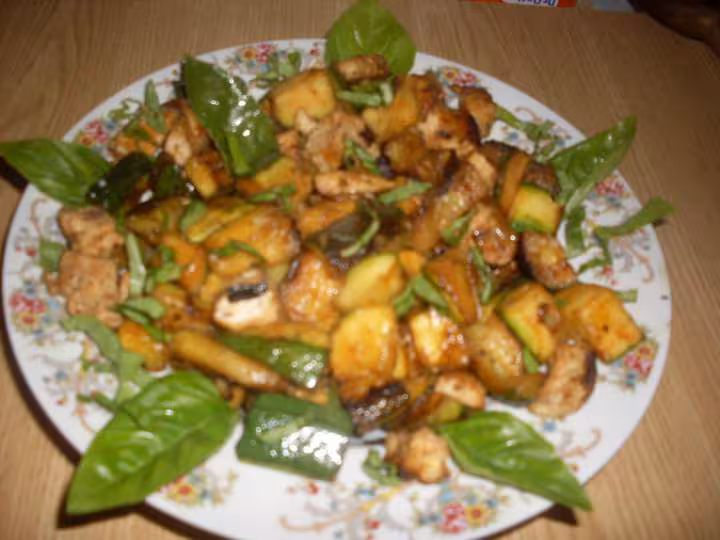 Sauter de courgettes aux des de poulet