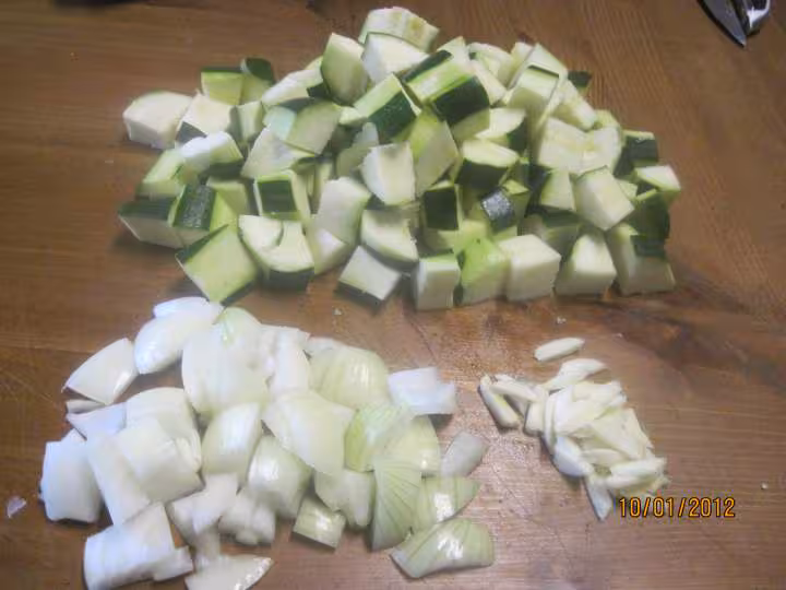 Sauter de cubes de courgettes au boeuf hache