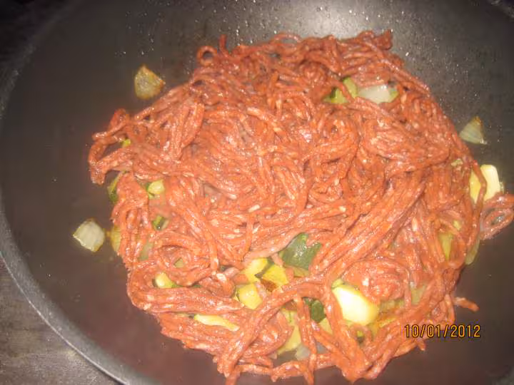 Sauter de cubes de courgettes au boeuf hache