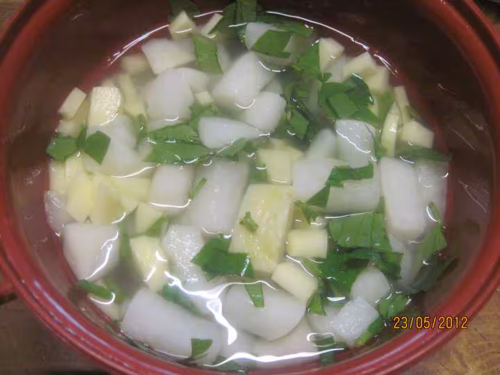 Soupe aux navets et celeri au micro ondes