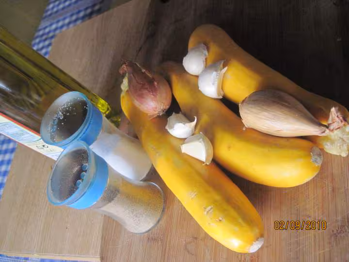 Soupe de courgettes jaunes froide