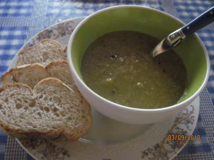 Soupe de courgettes jaunes froide