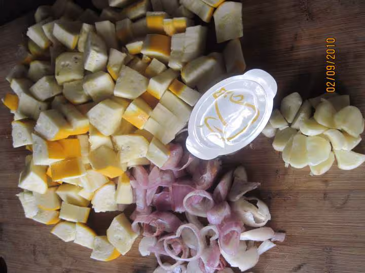 Soupe de courgettes jaunes froide