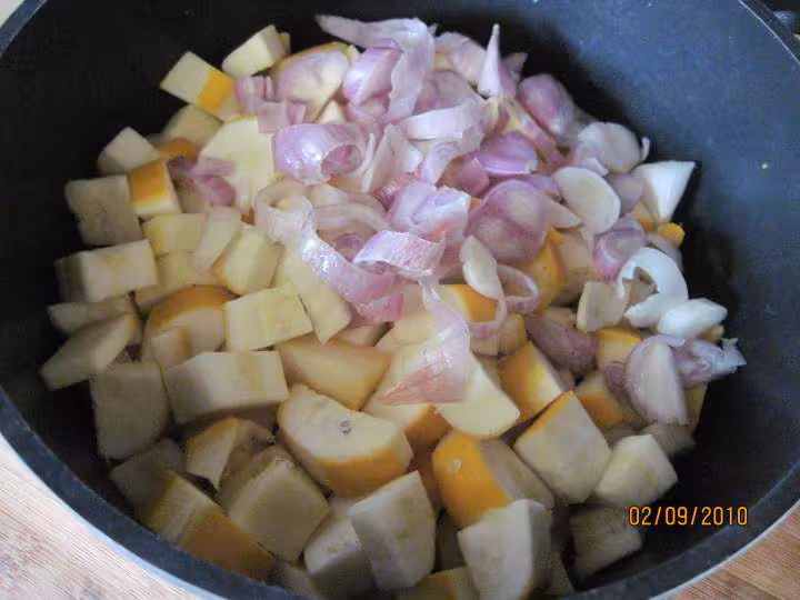 Soupe de courgettes jaunes froide