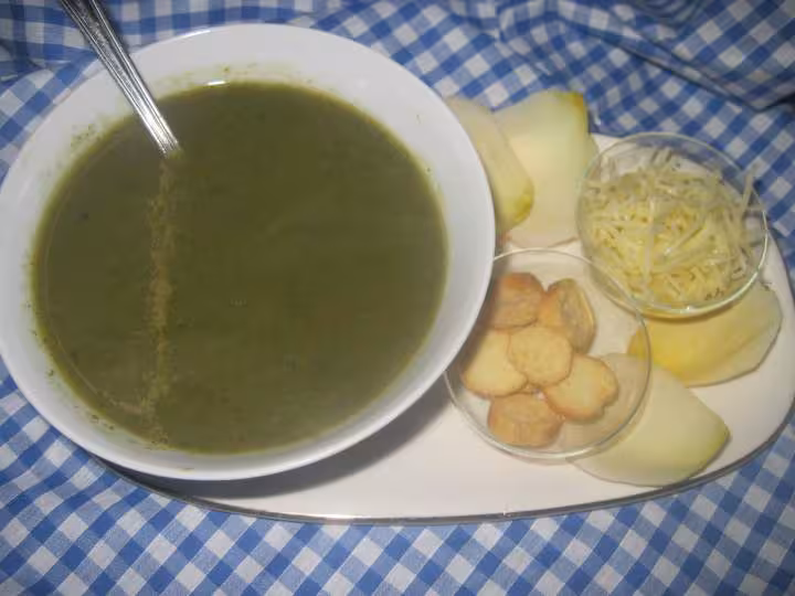 Soupe de feuilles de blette et pommes de terre