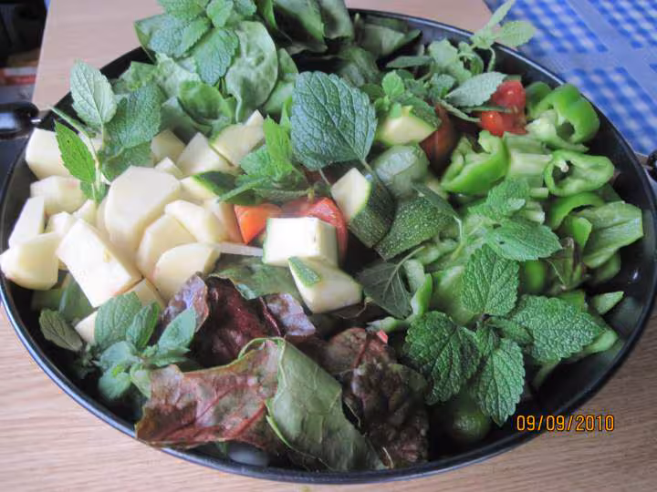 Soupe de legumes chaude sterilisees