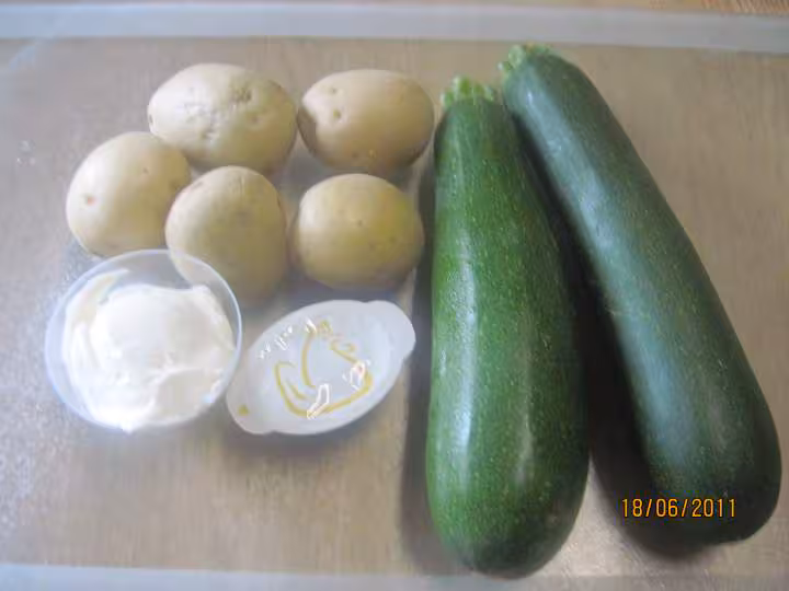 Soupe de p de terre courgettes au basilic amp creme au mo