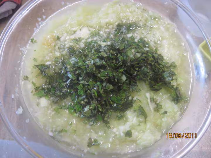 Soupe de p de terre courgettes au basilic amp creme au mo