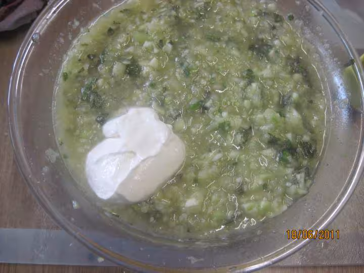 Soupe de p de terre courgettes au basilic amp creme au mo