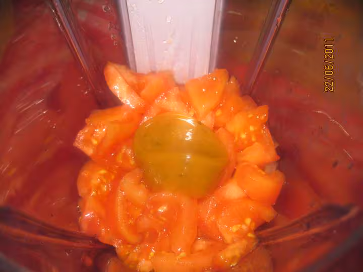 Soupe de tomates courgette oignon au mo