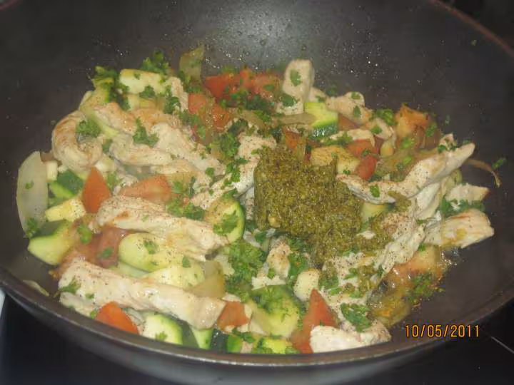 Spaghetti au poulet sauce pesto