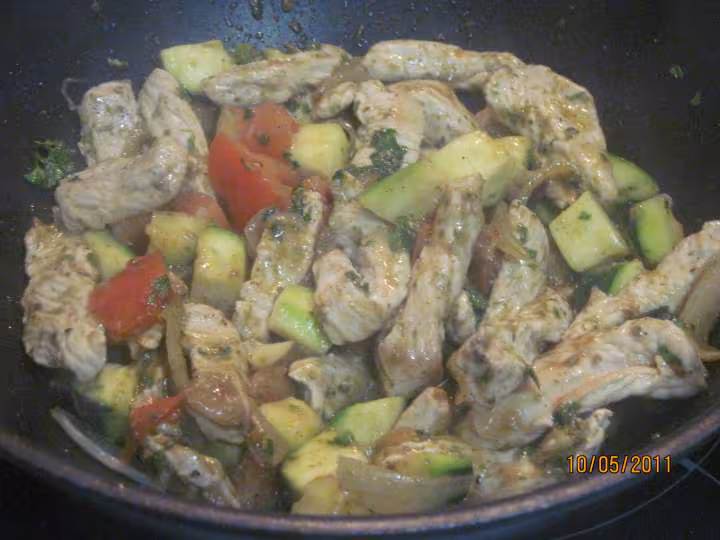 Spaghetti au poulet sauce pesto