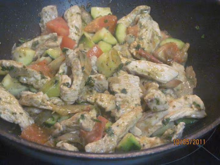 Spaghetti au poulet sauce pesto