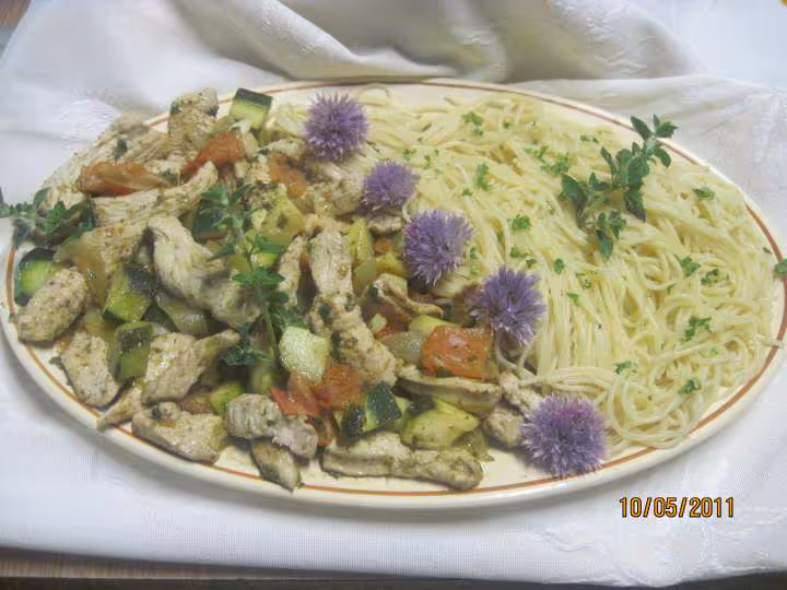 Spaghetti au poulet sauce pesto
