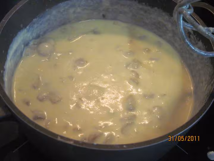 Spaghetti au saumon rose et sauce champignons