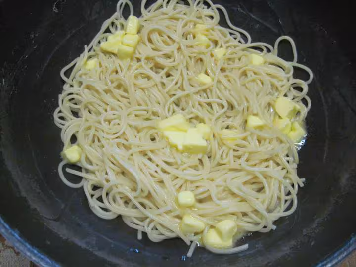 Spaghetti aux epinards et surimi
