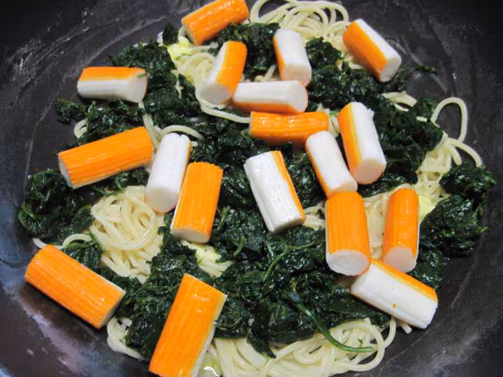 Spaghetti aux epinards et surimi